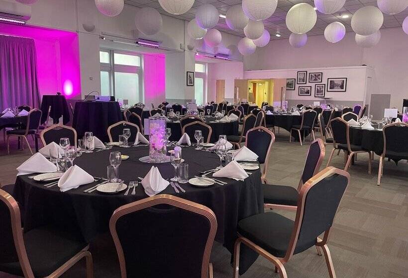 בית מלון כפרי Pendulum