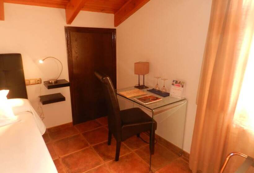 Отель Porta D'Alella