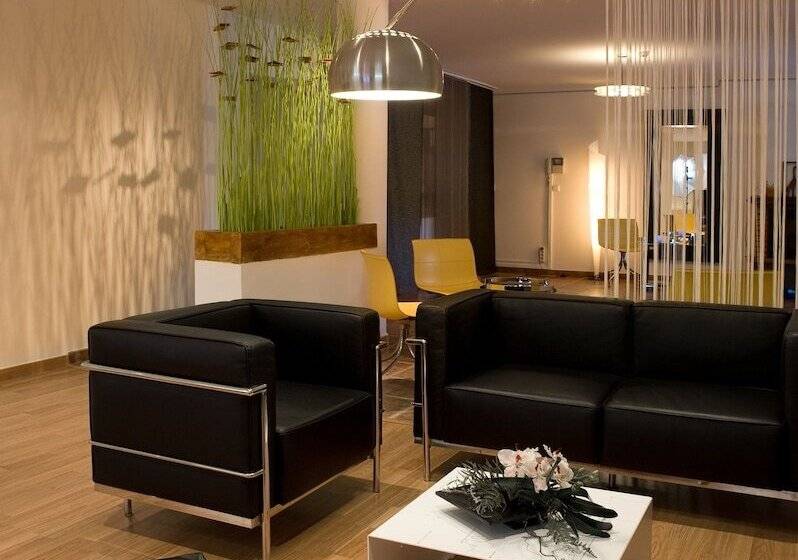 Отель Porta D'Alella