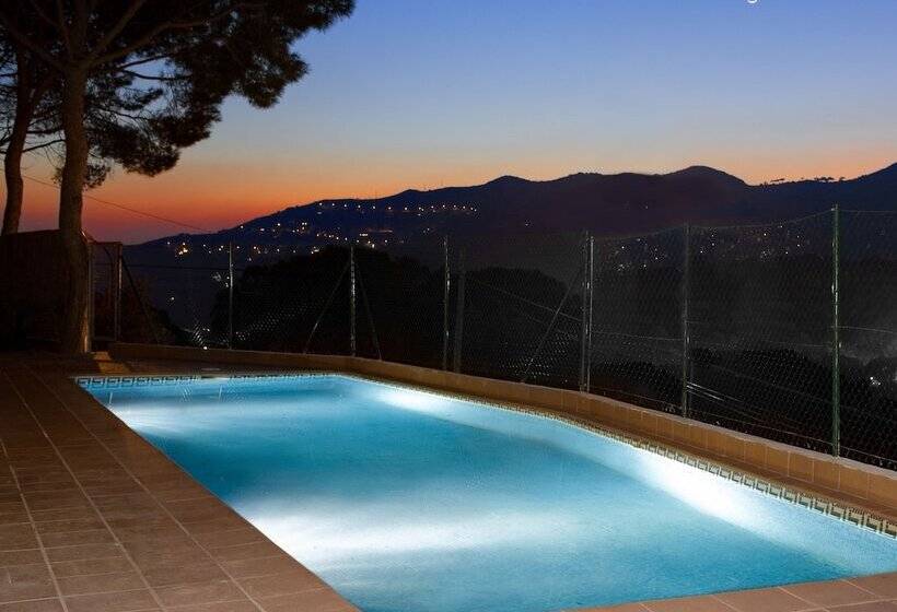 Отель Porta D'Alella