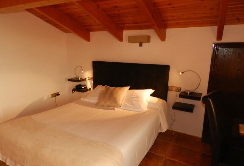 Отель Porta D'Alella