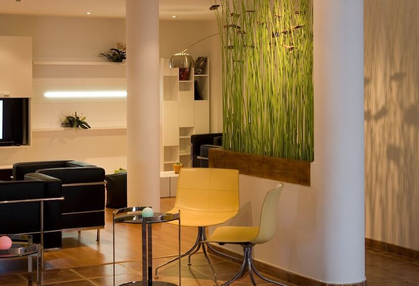 Отель Porta D'Alella