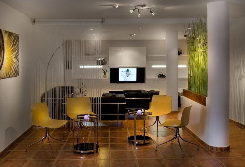 Отель Porta D'Alella