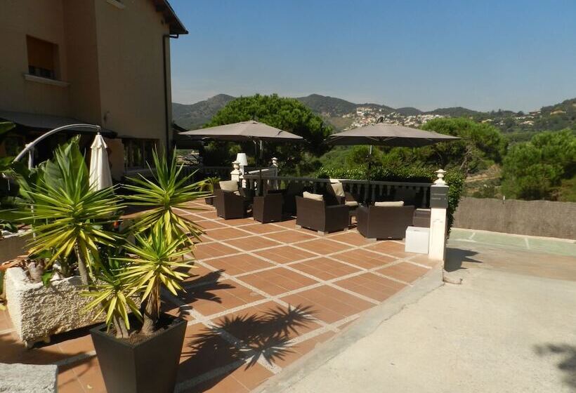 Отель Porta D'Alella