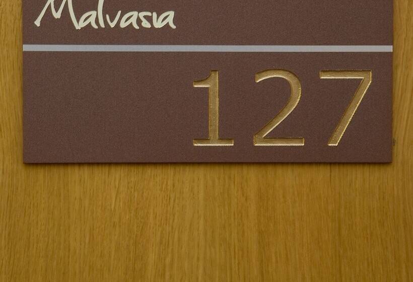 Отель Porta D'Alella