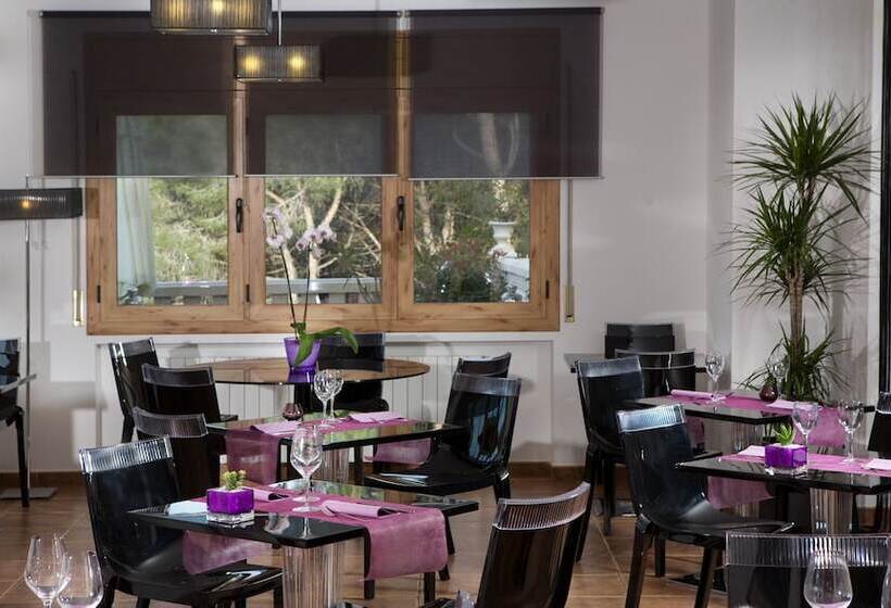 Отель Porta D'Alella