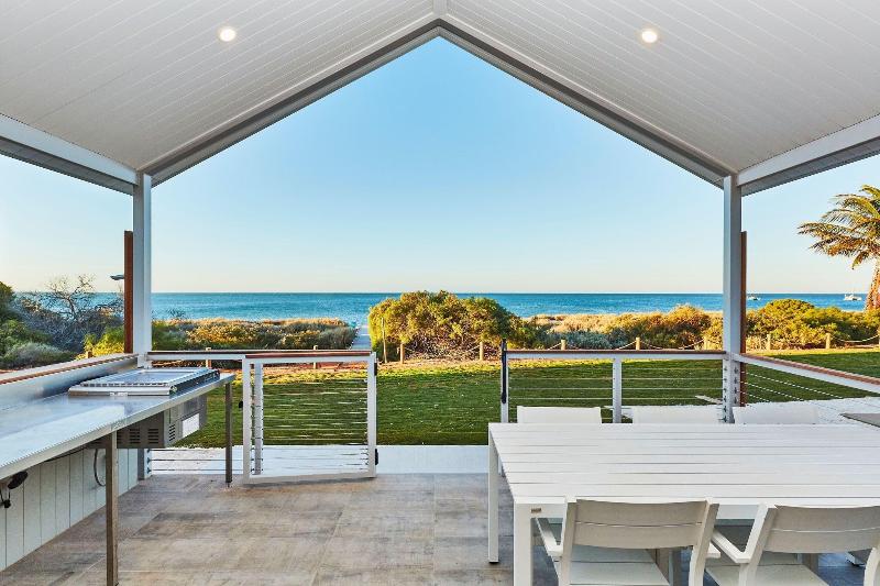 هتل Rac Monkey Mia Dolphin Resort