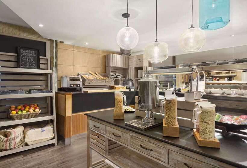 Ramada Hotel & Suites By Wyndham Coventry