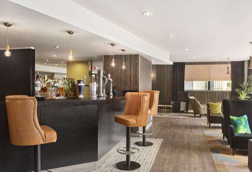 Ramada Hotel & Suites By Wyndham Coventry