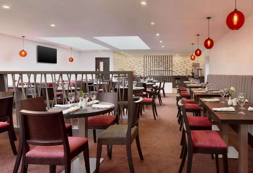 فندق Ramada Bristol West