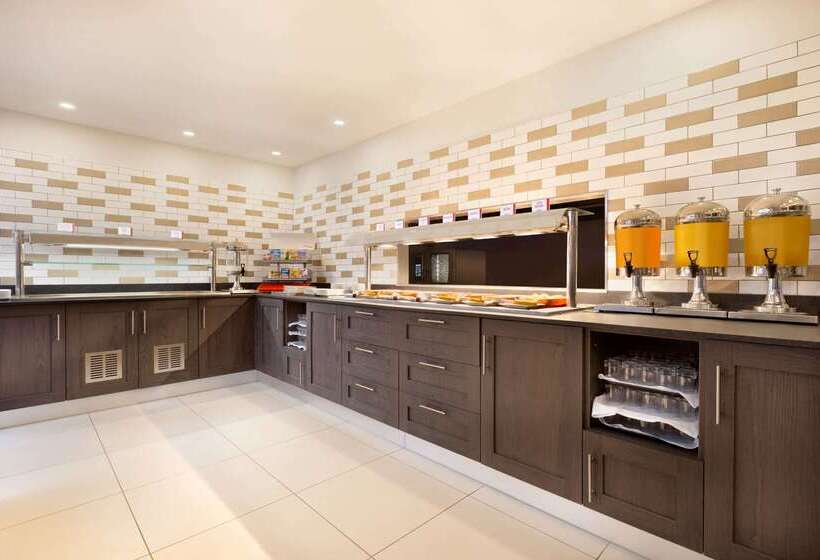 فندق Ramada Bristol West