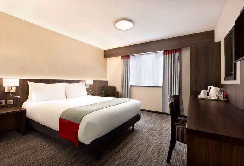 فندق Ramada Bristol West