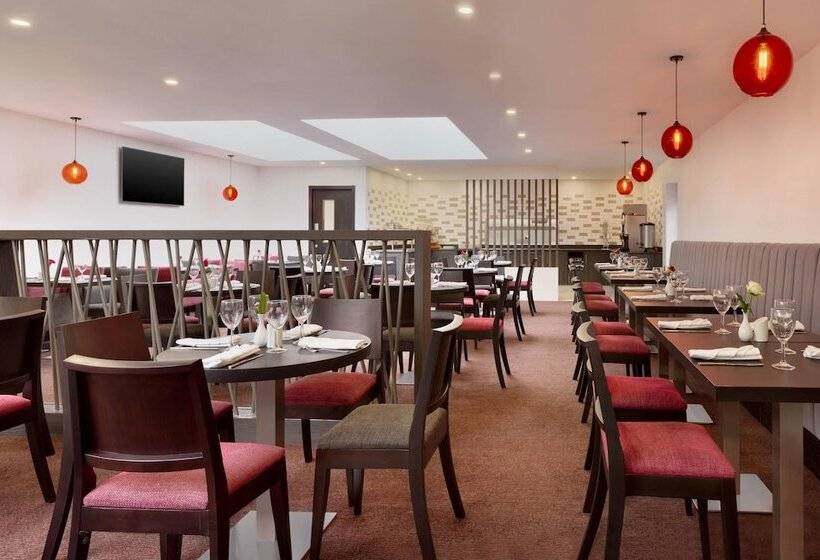 בית מלון כפרי Ramada Bristol West