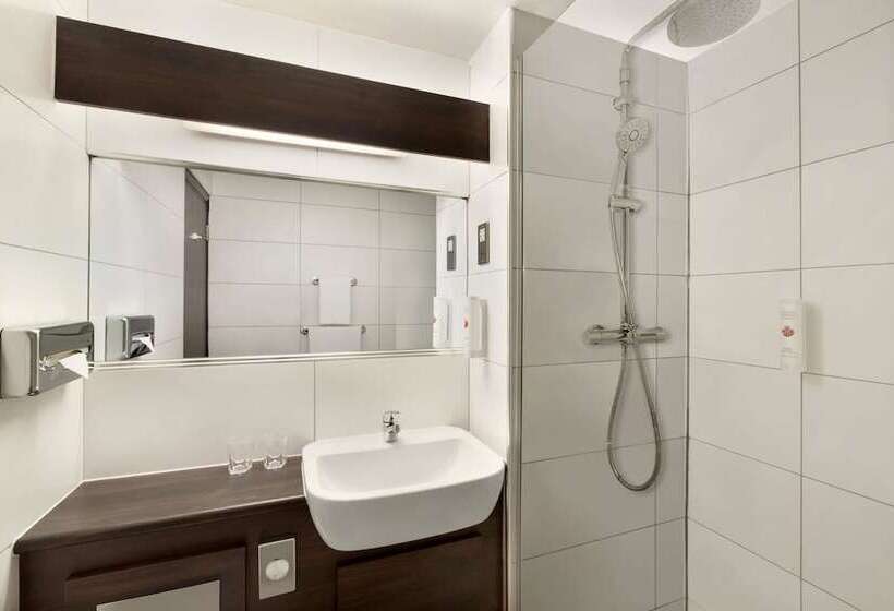 فندق Ramada Bristol West