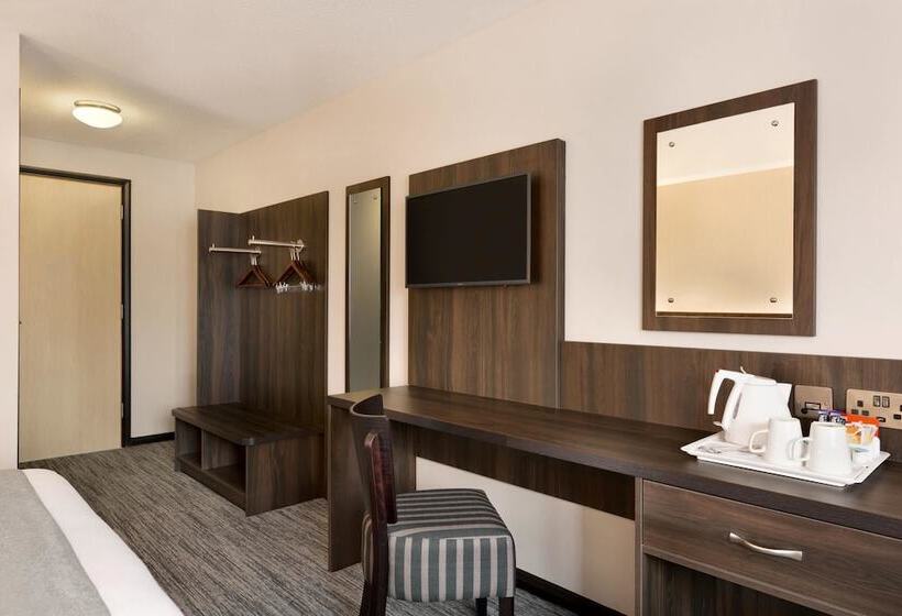 فندق Ramada Bristol West