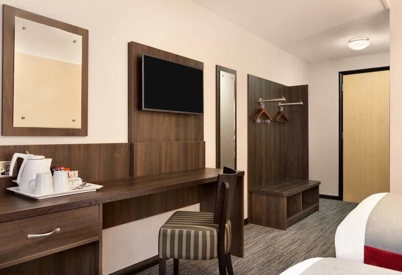 فندق Ramada Bristol West