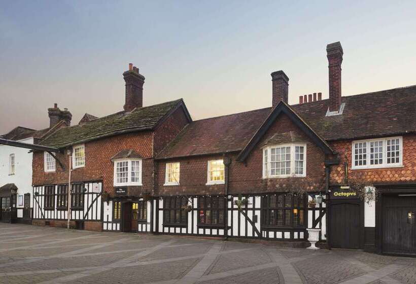 Отель Ramada By Wyndham Crawley Gatwick