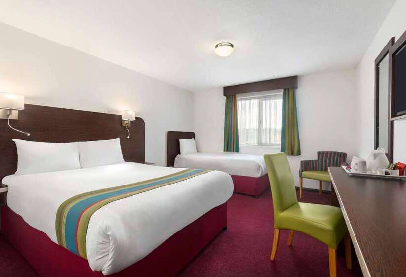 בית מלון כפרי Ramada London South Mimms