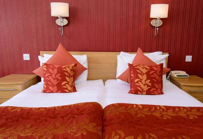 Отель Raven Hall