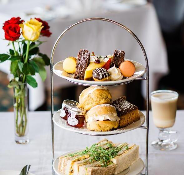 Отель Raven Hall