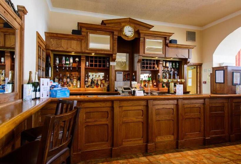 Отель Raven Hall