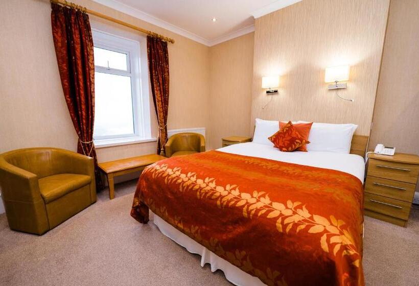 Отель Raven Hall