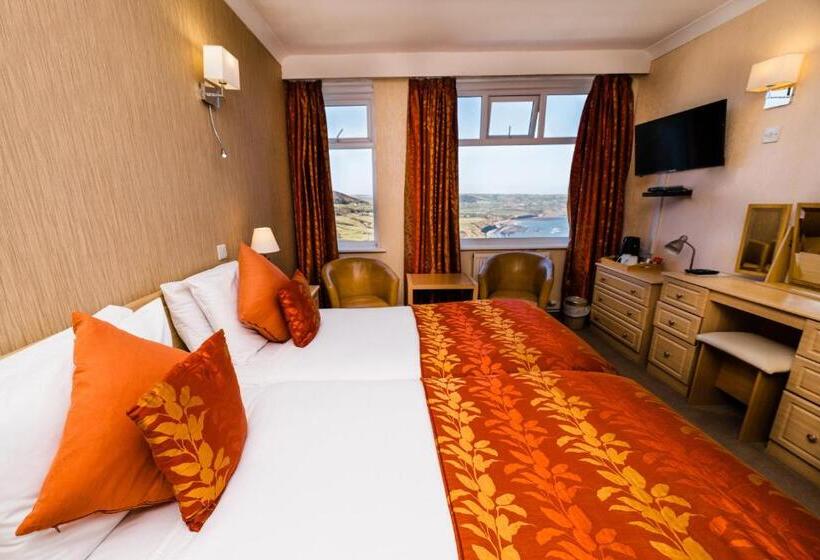 Отель Raven Hall