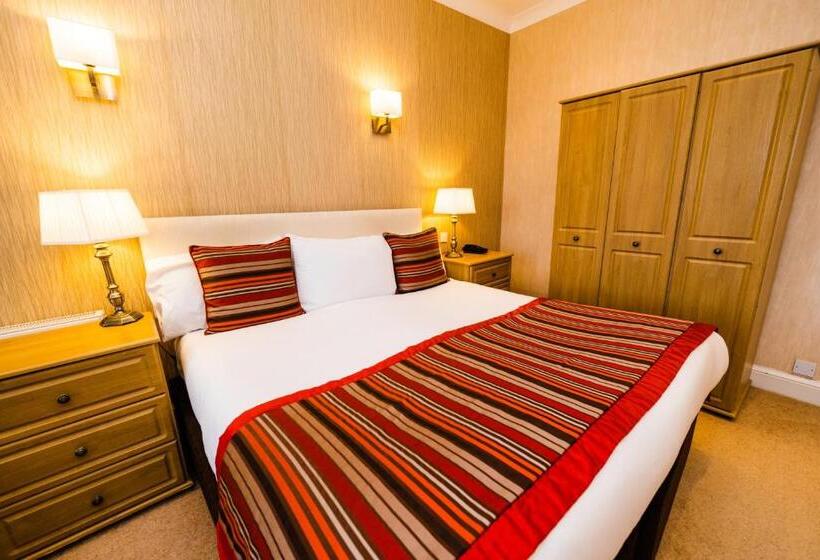 Отель Raven Hall