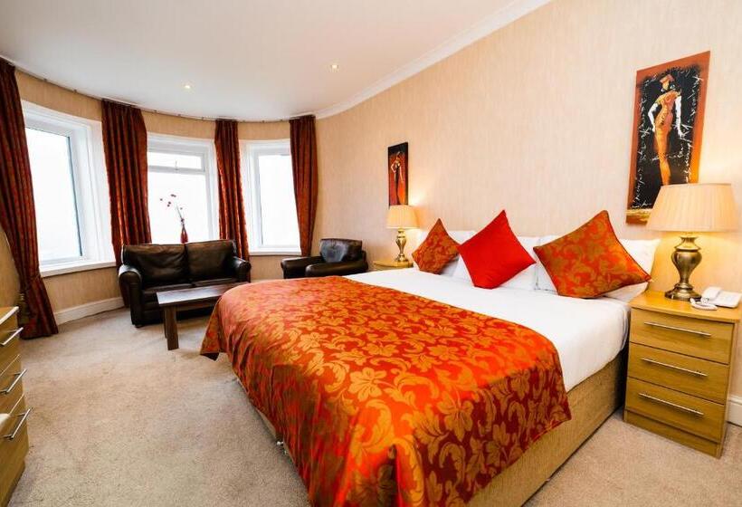 Отель Raven Hall