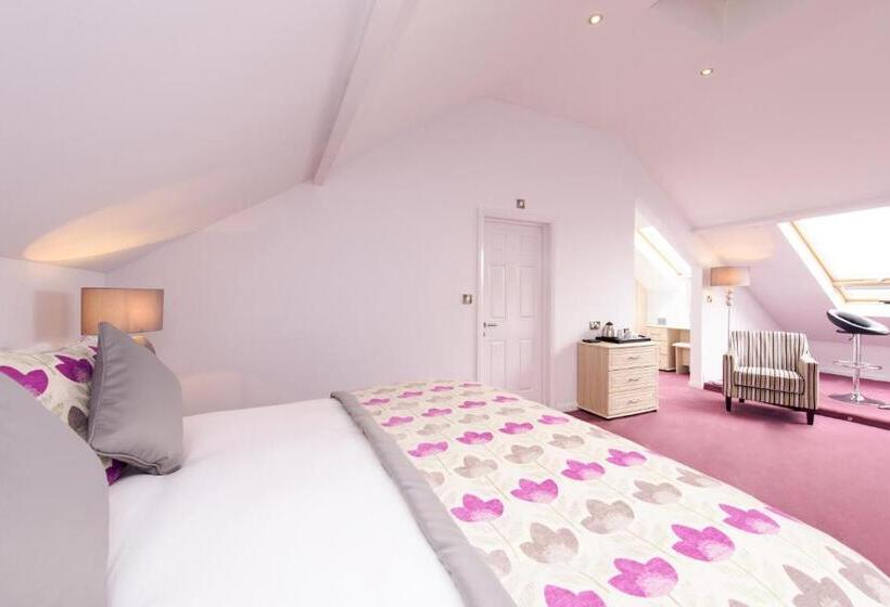 Отель Raven Hall