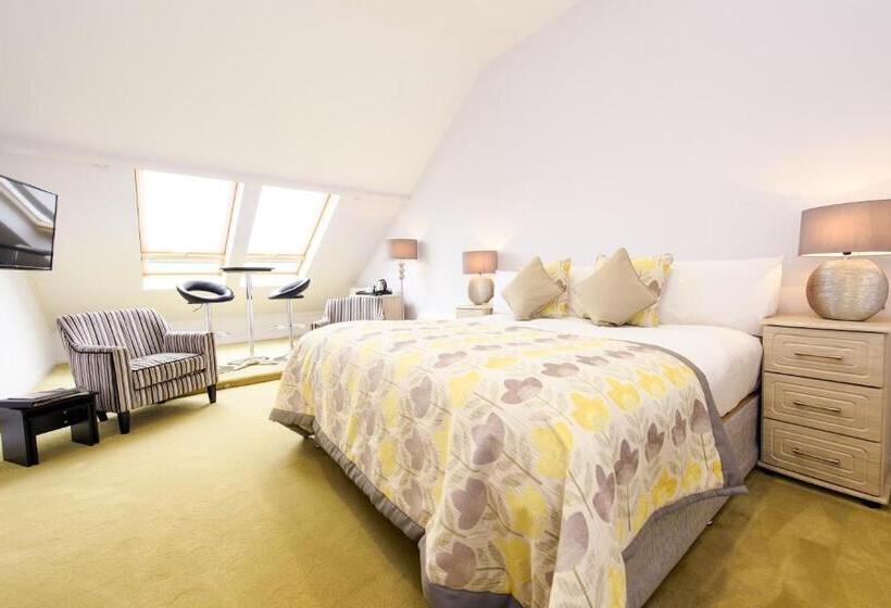 Отель Raven Hall