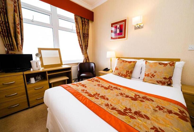 Отель Raven Hall