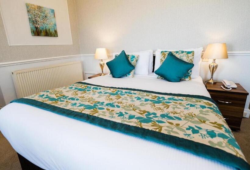 Отель Raven Hall