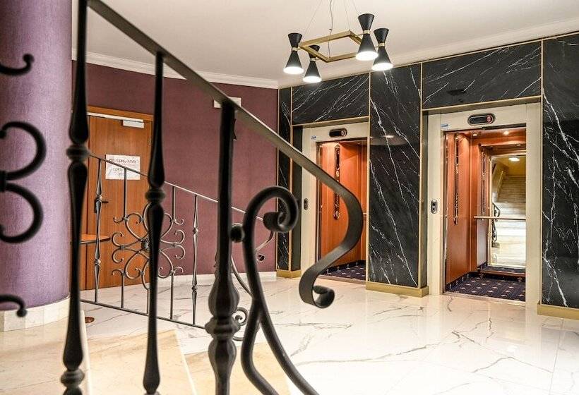 ホテル Roma Domus