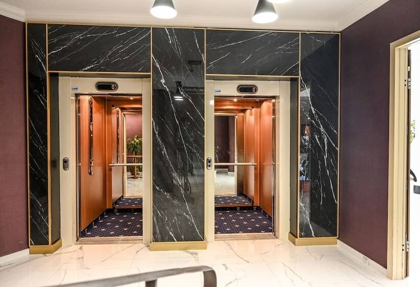 ホテル Roma Domus