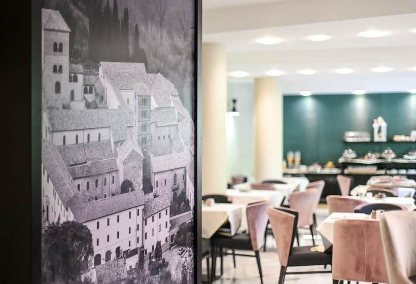 ホテル Roma Domus