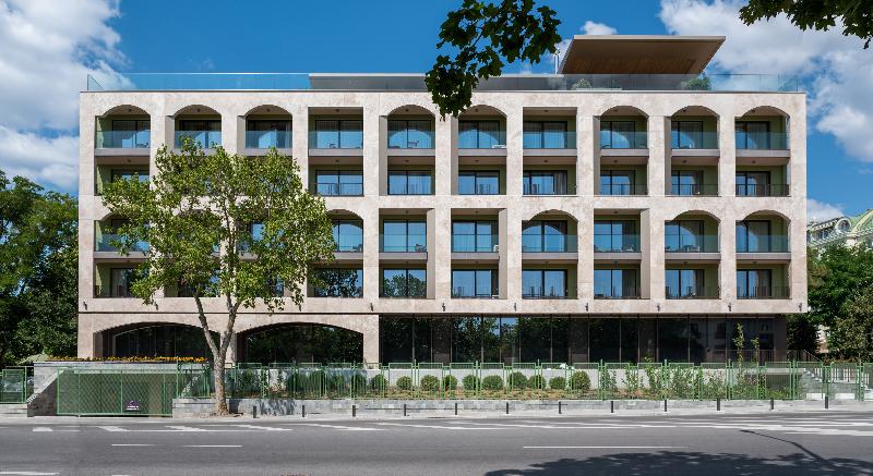 Romance Hotel And Family Suites