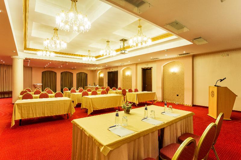 Romance Hotel And Family Suites