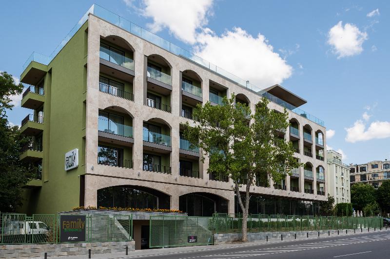 Romance Hotel And Family Suites