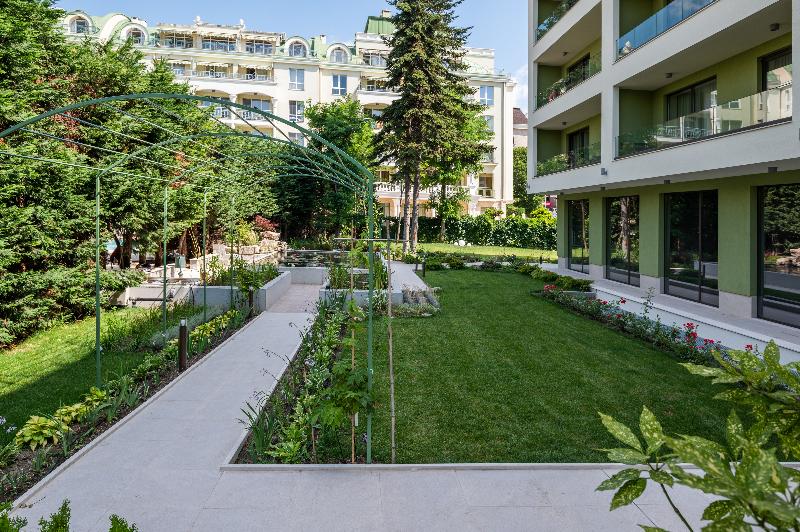 Romance Hotel And Family Suites