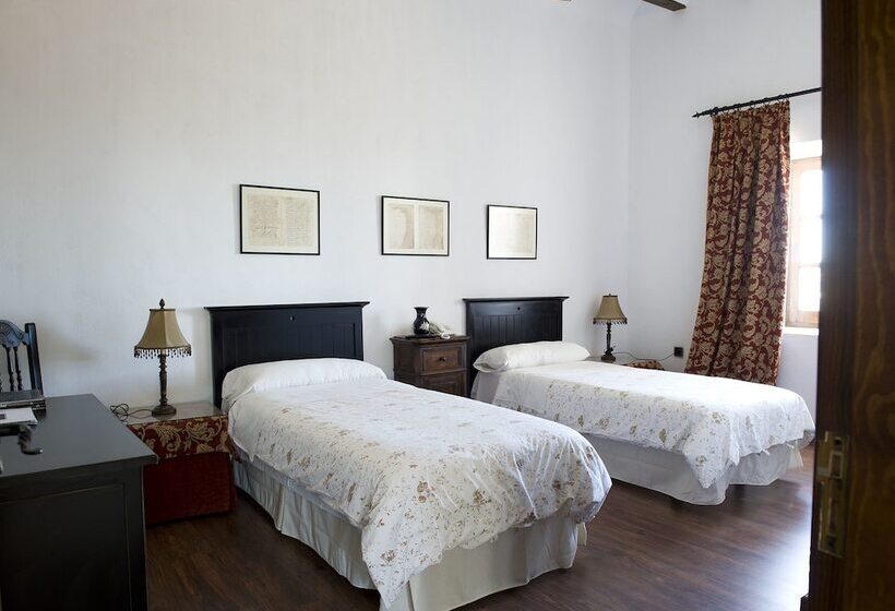 Отель Rusticae Las Casas Del Cónsul