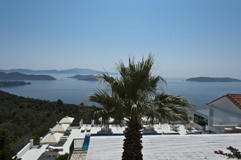Skiathos Club Hotel Suites