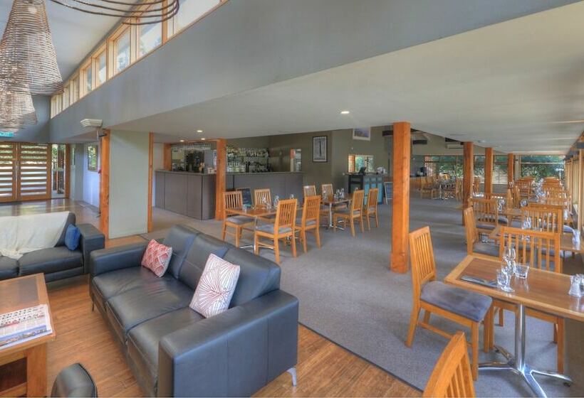 בית מלון כפרי Stewarts Bay Lodge