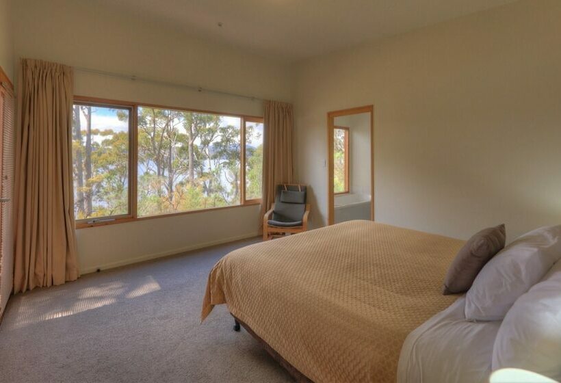 בית מלון כפרי Stewarts Bay Lodge
