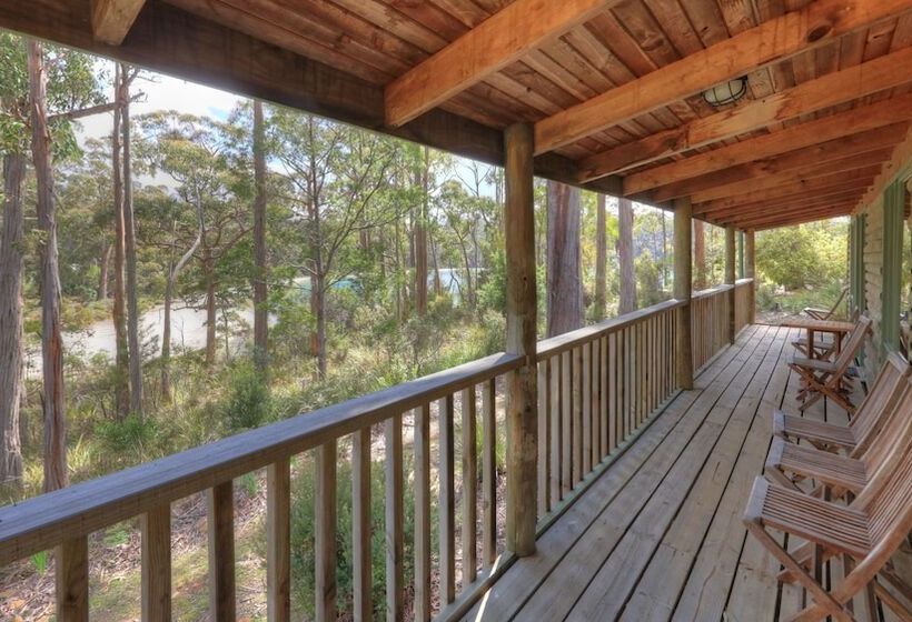 בית מלון כפרי Stewarts Bay Lodge