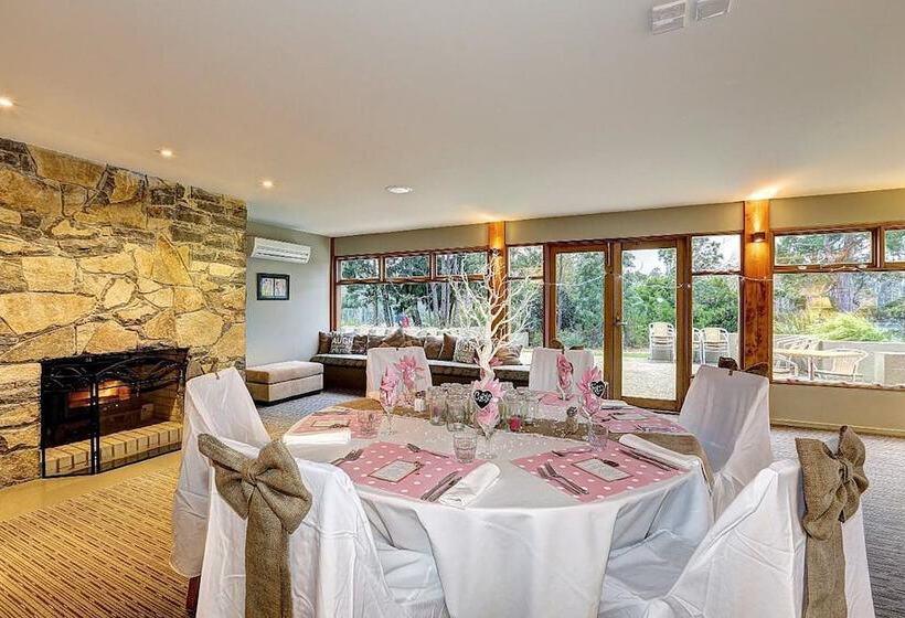 فندق Stewarts Bay Lodge