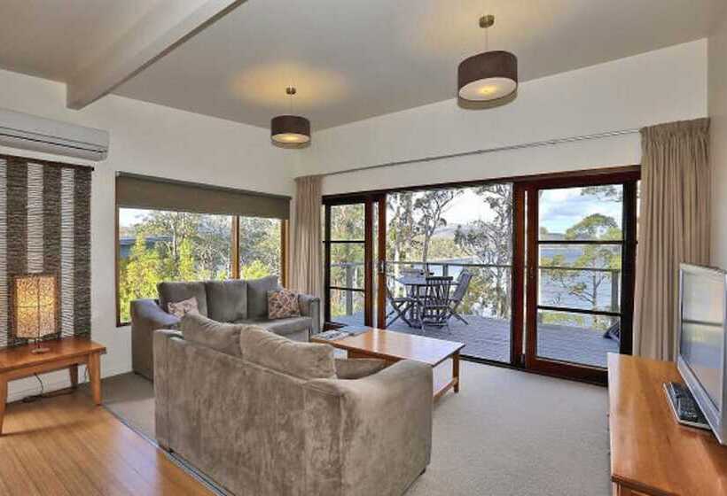 בית מלון כפרי Stewarts Bay Lodge