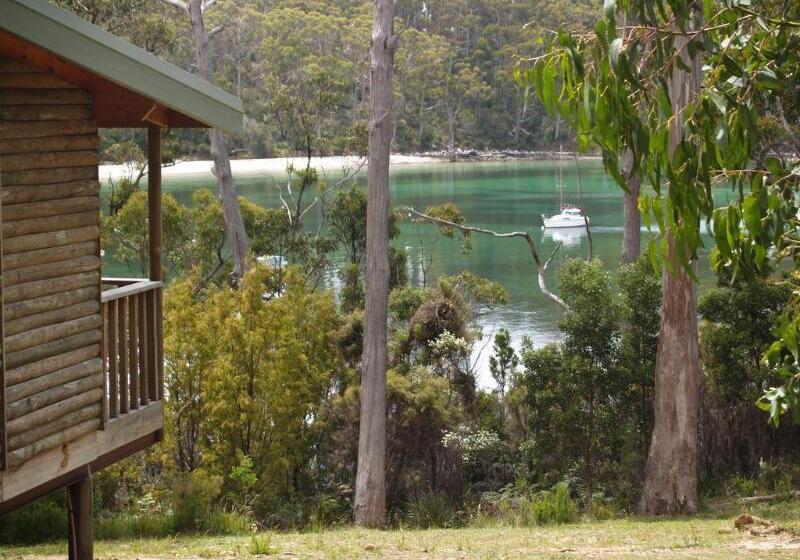 בית מלון כפרי Stewarts Bay Lodge
