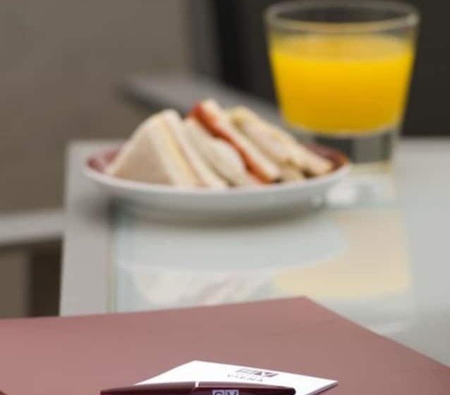 هتل Suites Viena Plaza De Espana