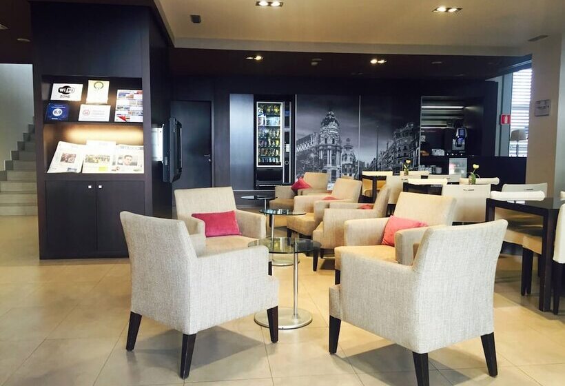 هتل Suites Viena Plaza De Espana